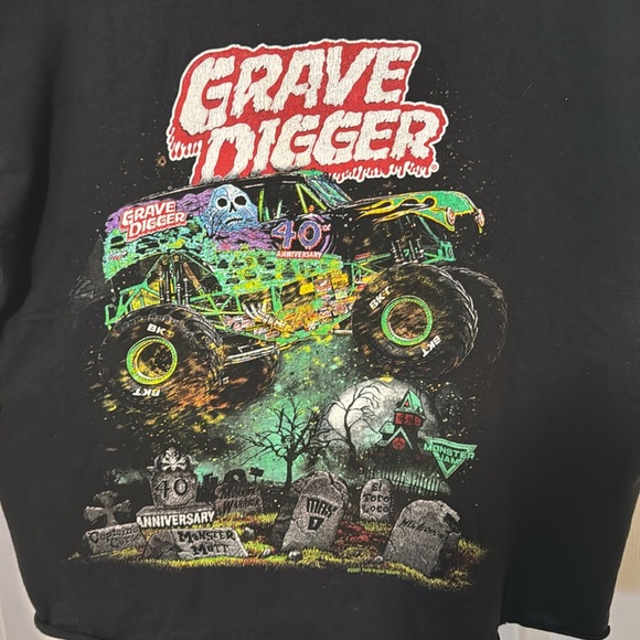 Monster Jam Grave Digger cropped graphic baby tee - Picture 4 of 4